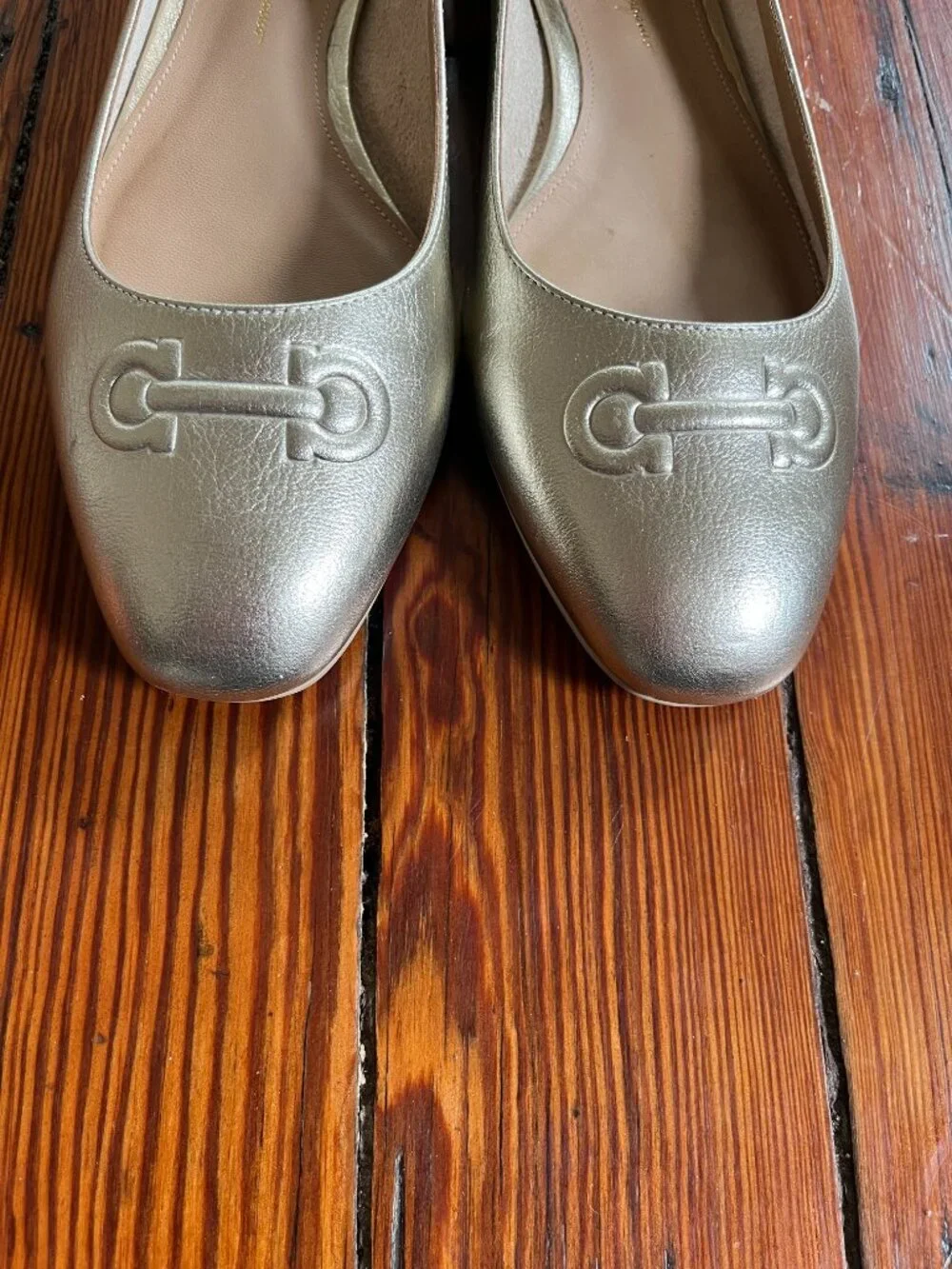 Salvatore Ferragamo Gold Leather Gancini Ballet Flats – EUC